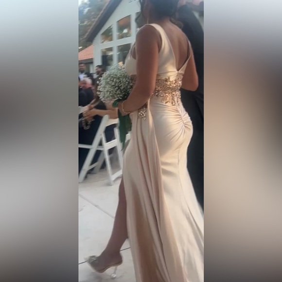 Champagne Maid of Honor or Bridesmaid dress satin gold detail, size 6 with train - Picture 9 of 11